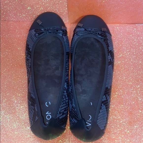 Leather Vionic SlideOn - Picture 2 of 5